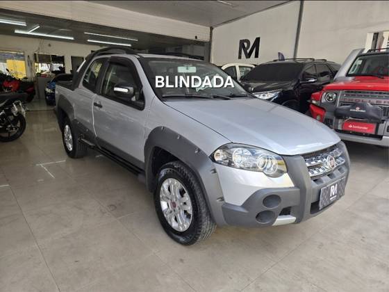 FIAT STRADA 1.8 MPI ADVENTURE CD 16V FLEX 2P MANUAL FIAT STRADA 1.8 MPI ADVENTURE CD 16V FLEX 2P MANUAL